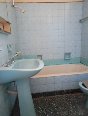 VENTA - Chalet 3 ambientes con Departamento