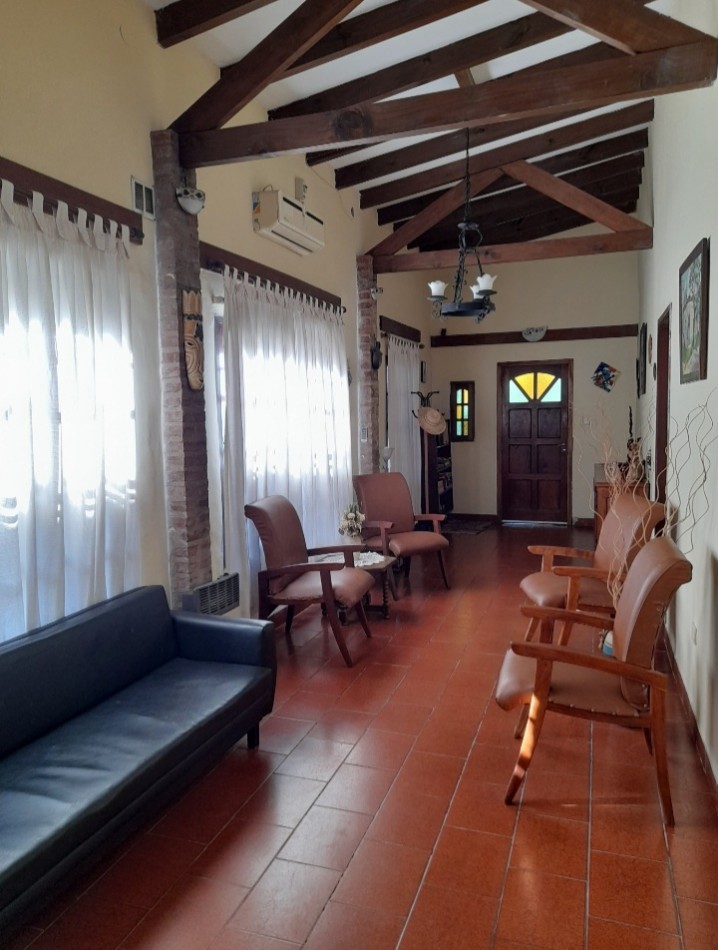 VENTA- Amplio Chalet Muy Buen Estado