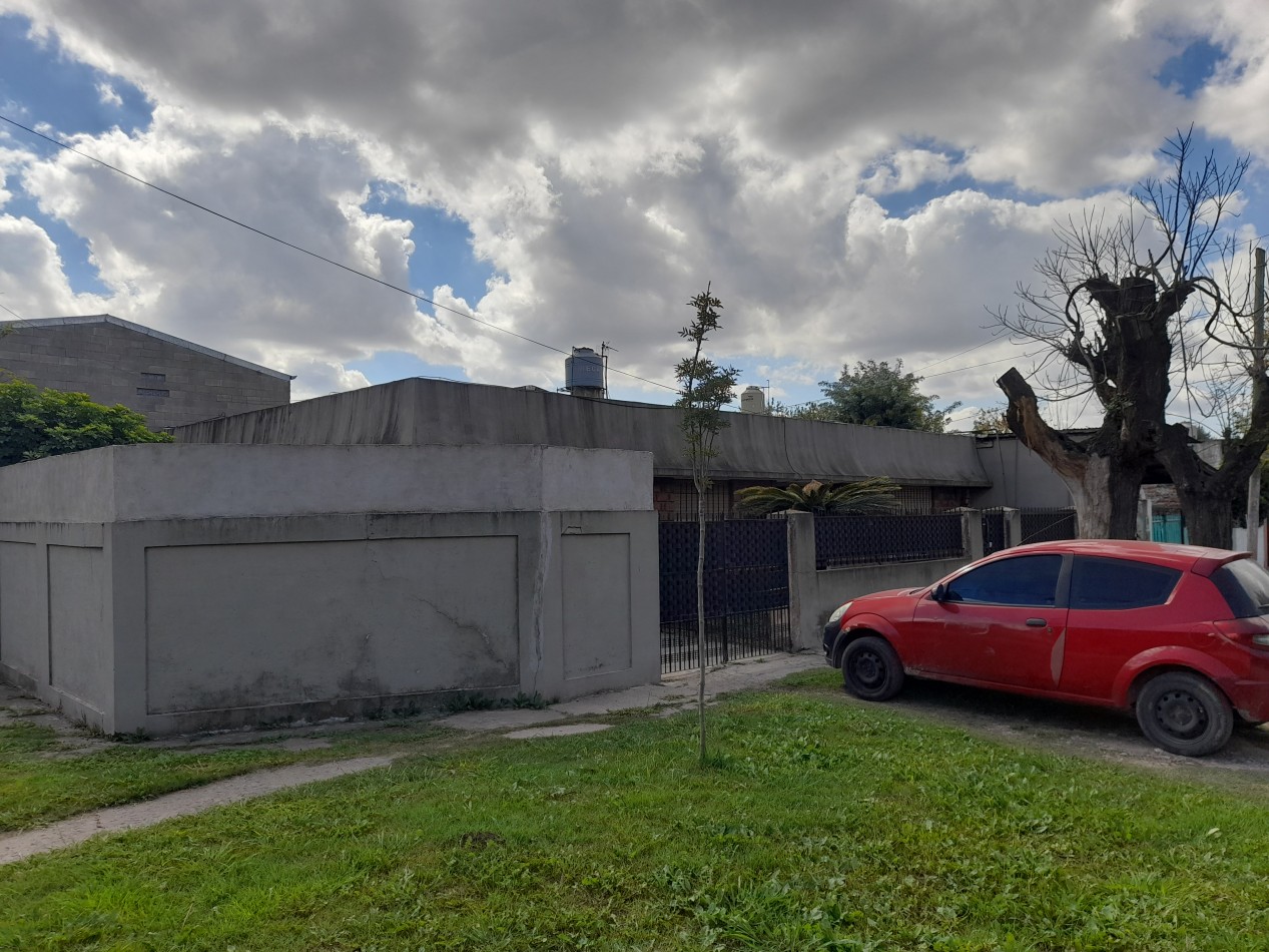 VENTA - CASA CON TERRENO