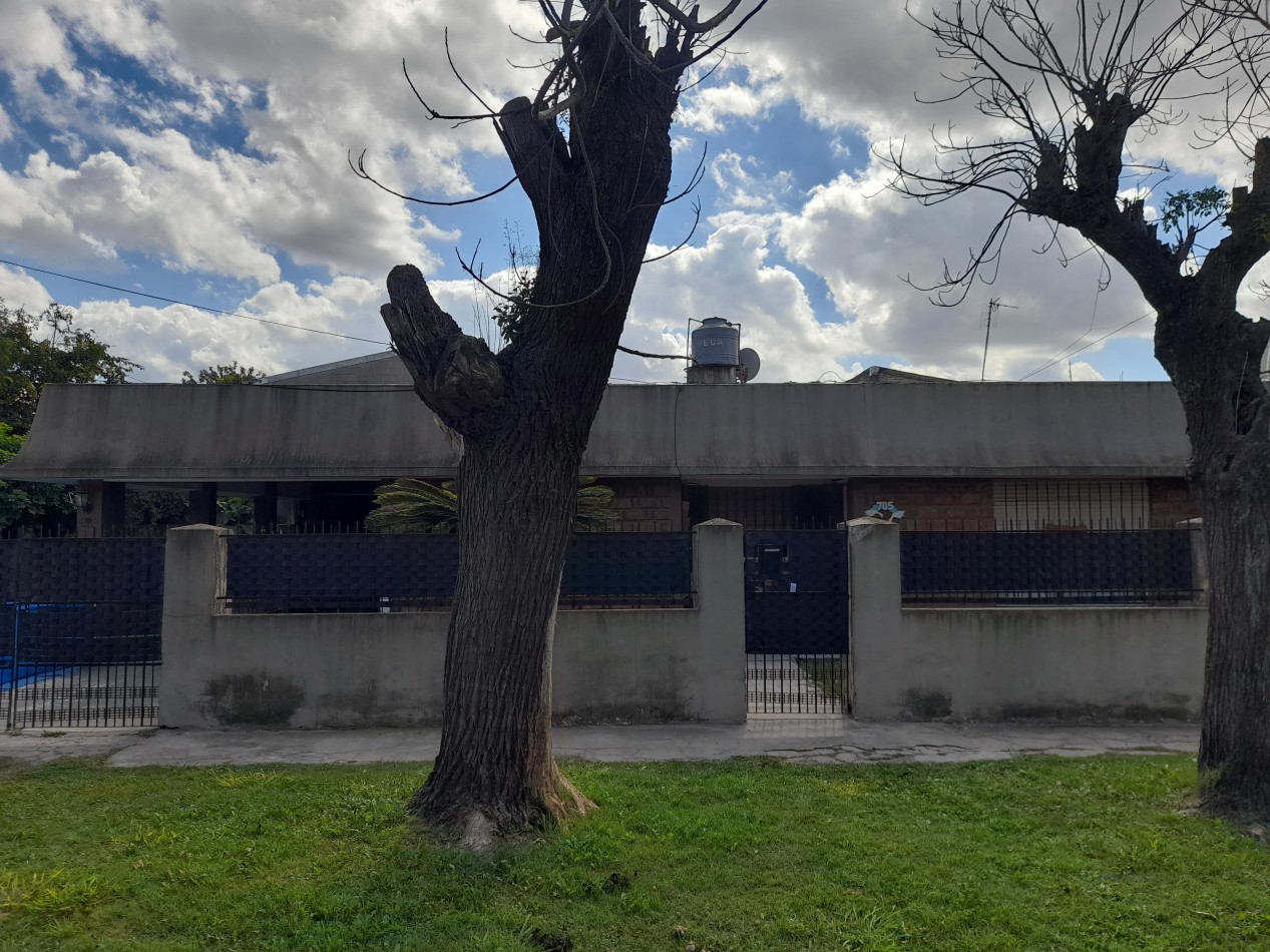 VENTA - CASA CON TERRENO