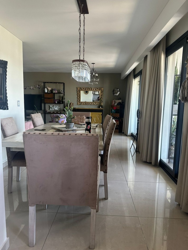 VENTA - PISO 4 AMBIENTES