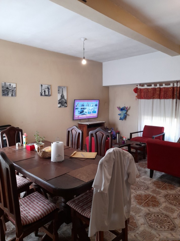 VENTA - CASA CON TERRENO