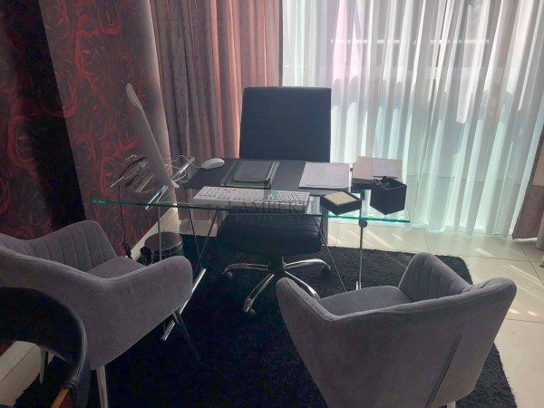 VENTA DE OFICINA EDIFICIO DONNA CENTER