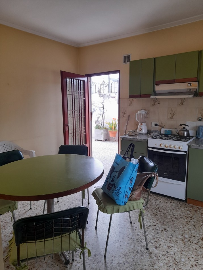 ALQUILER- CASA 3 AMBIENTES
