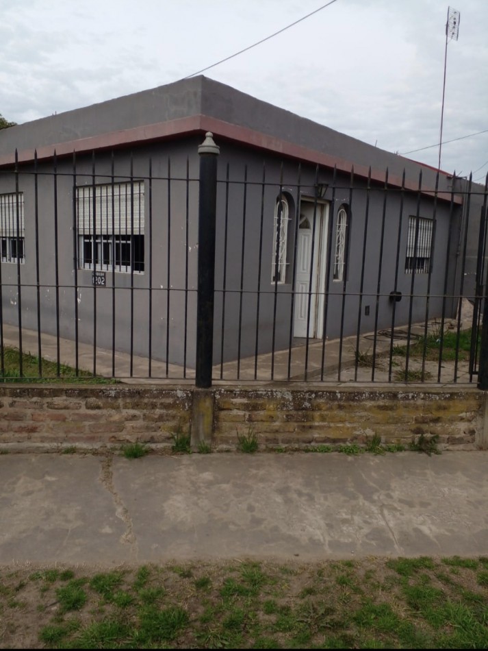 VENTA - CASA AMPLIA CON PATIO