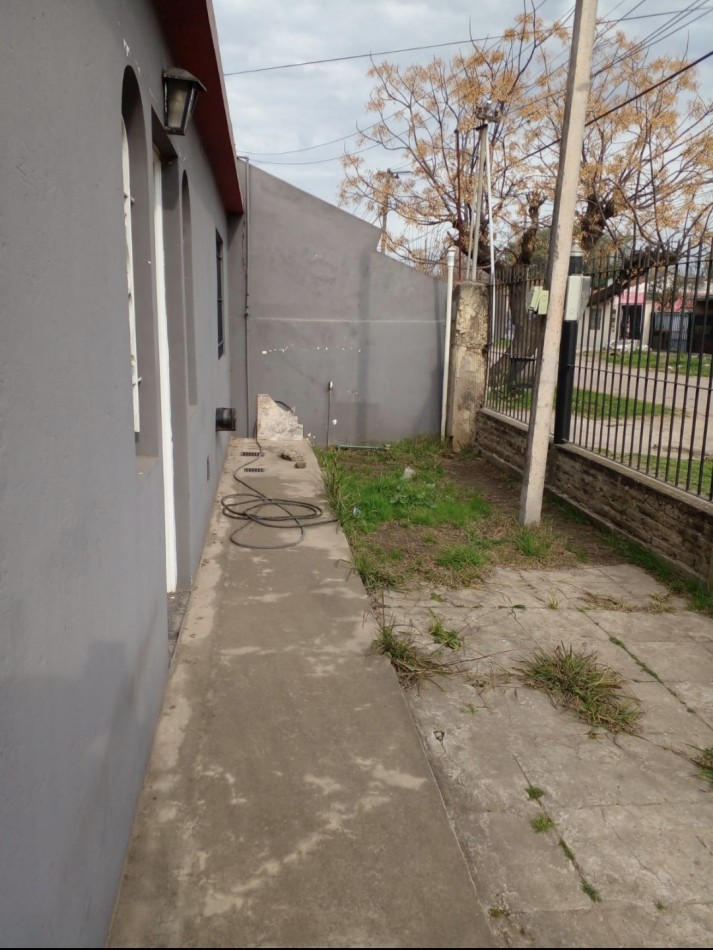 VENTA - CASA AMPLIA CON PATIO
