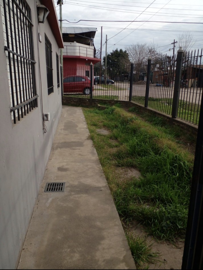 VENTA - CASA AMPLIA CON PATIO