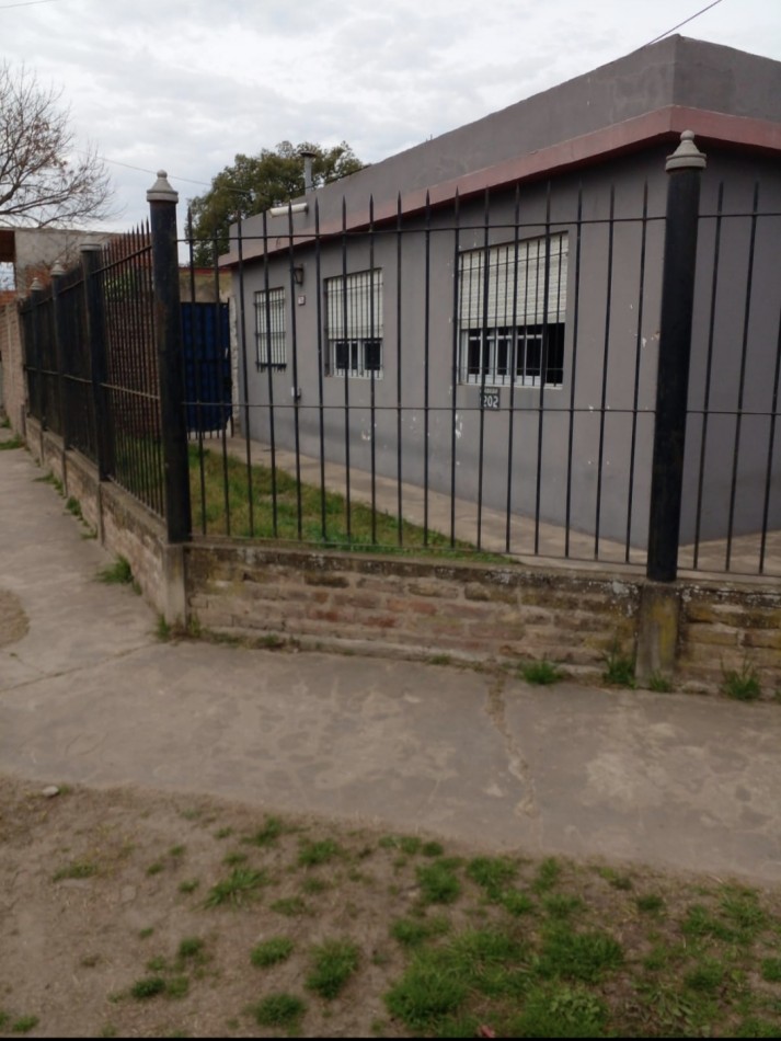 VENTA - CASA AMPLIA CON PATIO