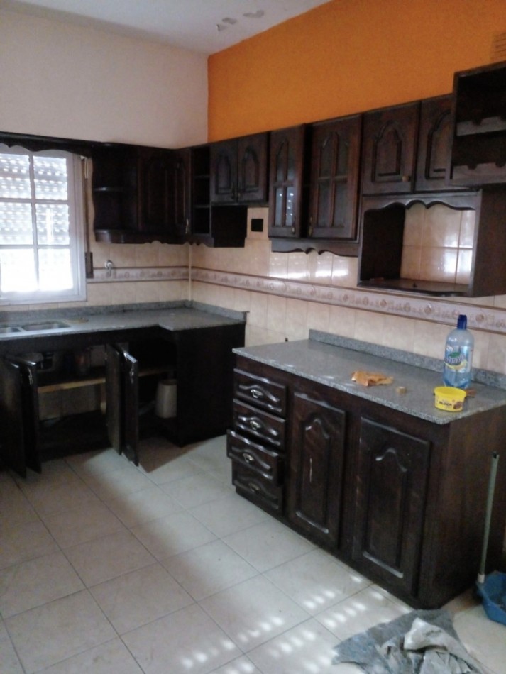 VENTA - CASA AMPLIA CON PATIO
