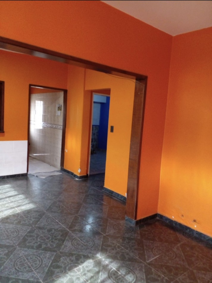 VENTA - CASA AMPLIA CON PATIO