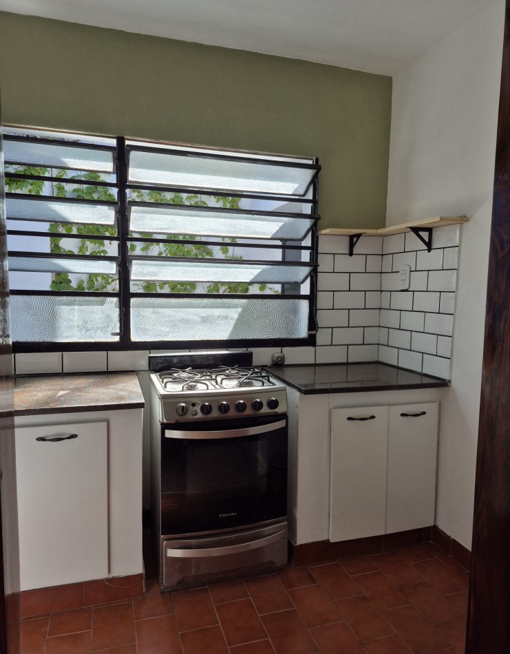 VENTA - PH 2 ambientes amplio