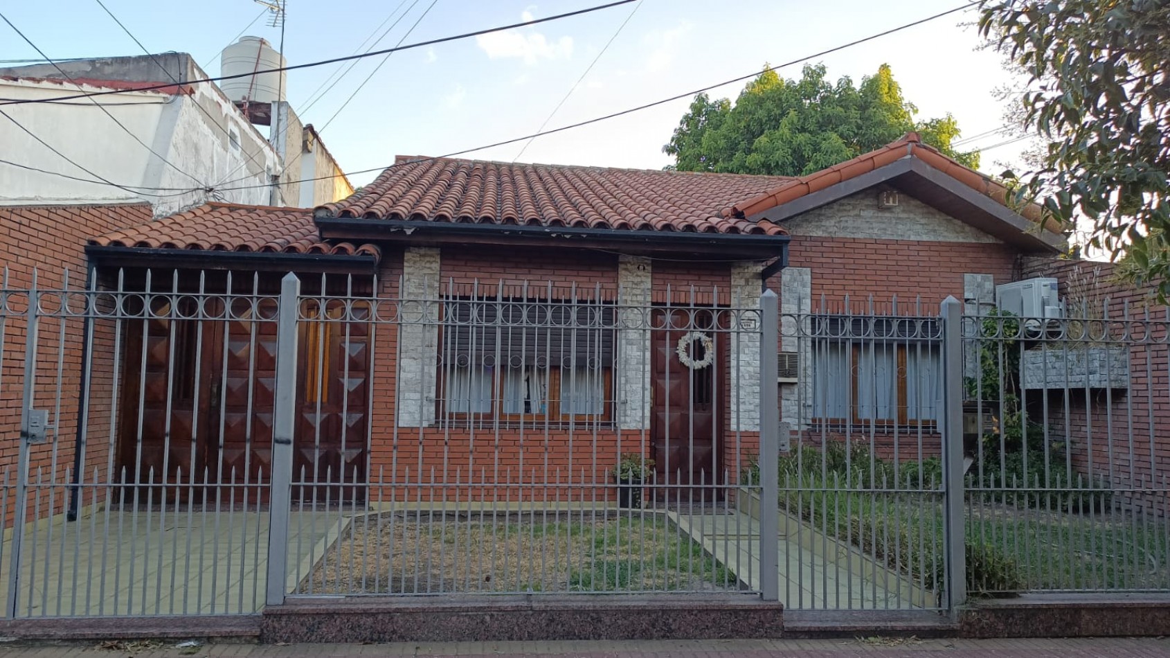 ALQUILER - Excelente Chalet