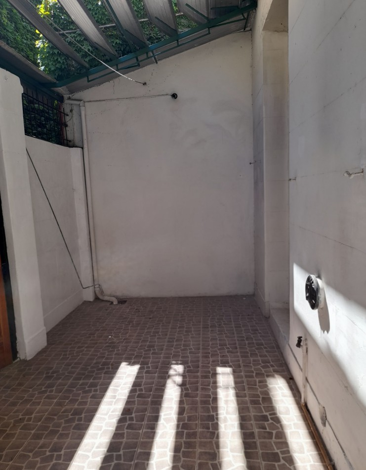 ALQUILER - PH 2 AMBIENTES