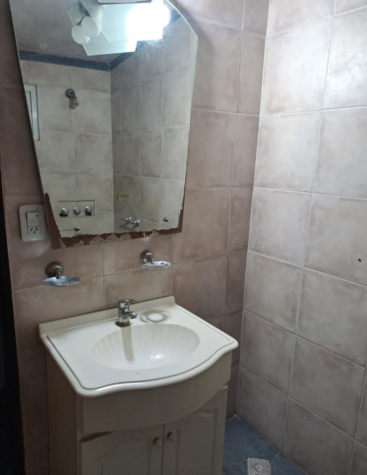 VENTA- CASA 3 AMBIENTES EN ESQUINA