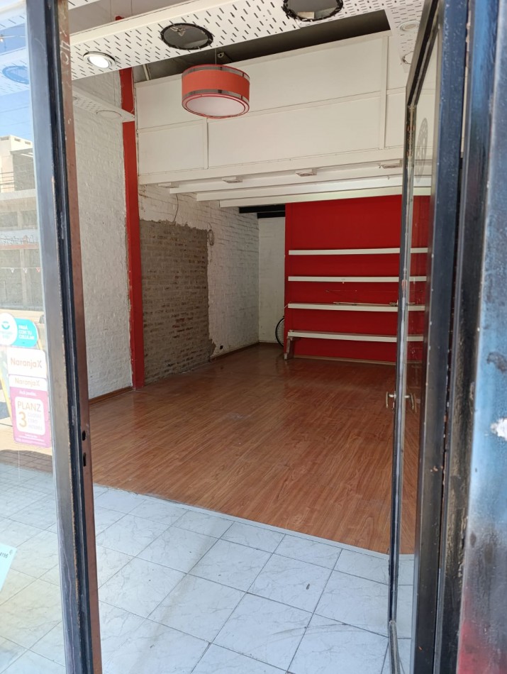 ALQUILER- Local sobre peatonal