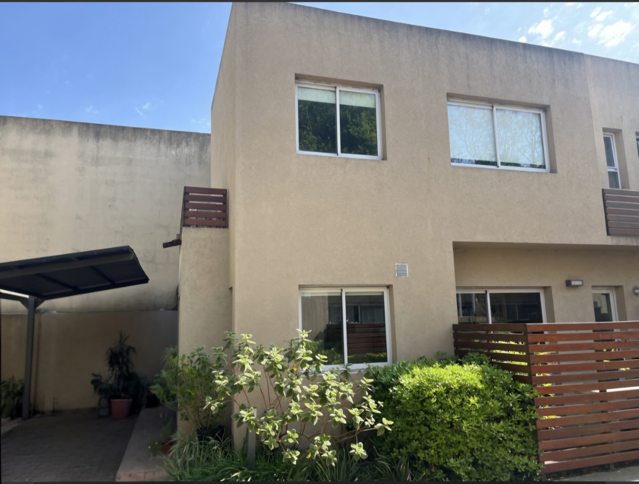 VENTA - DUPLEX EN ADROGUE