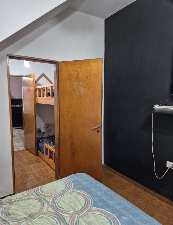 VENTA - CASA 6 ambientes con entrada individual