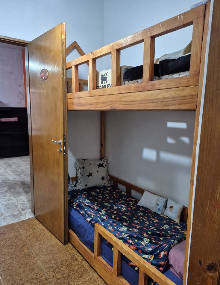 VENTA - CASA 6 ambientes con entrada individual