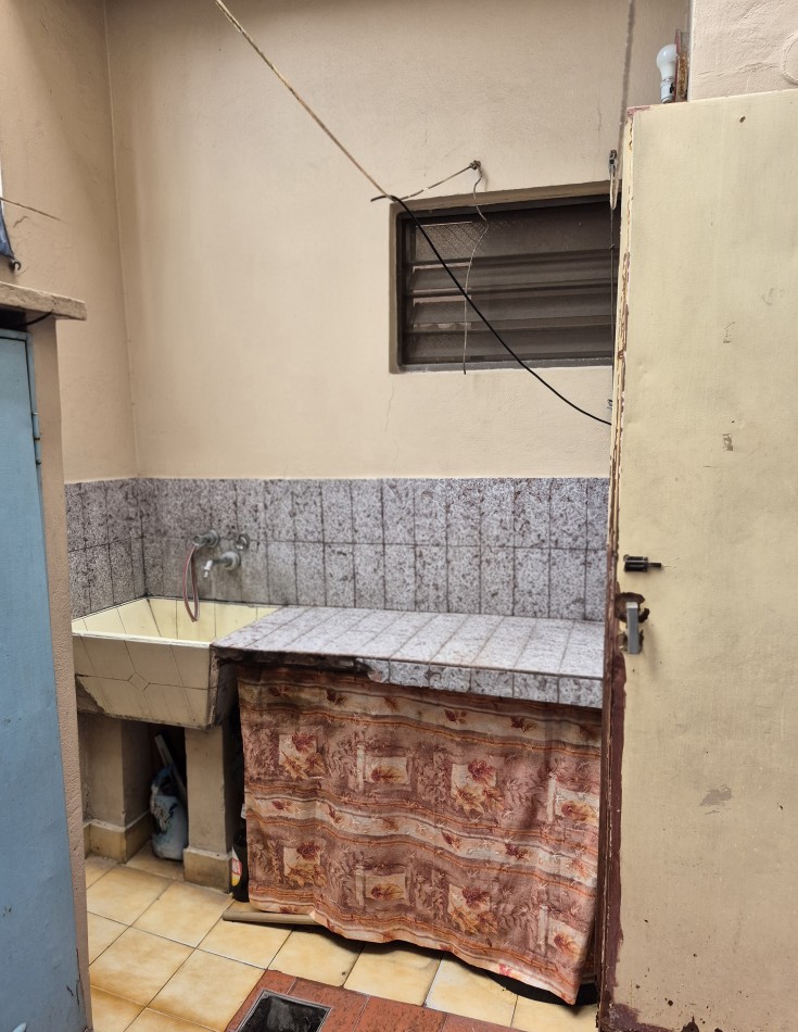 VENTA - CASA 6 ambientes con entrada individual