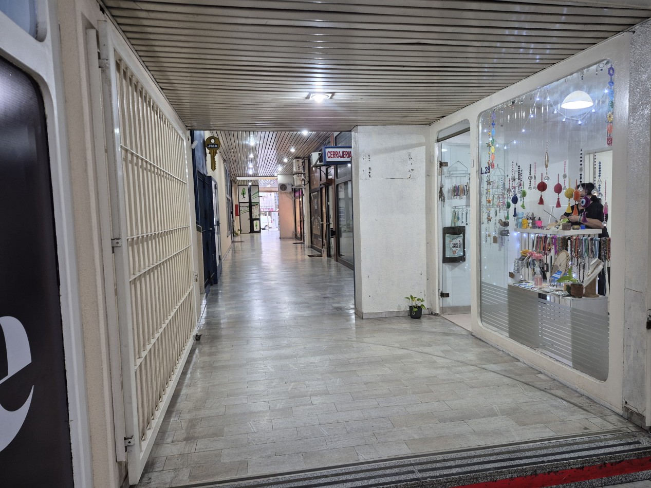 VENTA- LOCAL GALERIA VISION