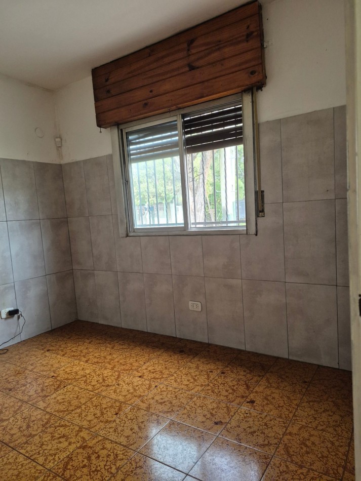 ALQUILER - AMPLIO PH 2 AMBIENTES CON PATIO