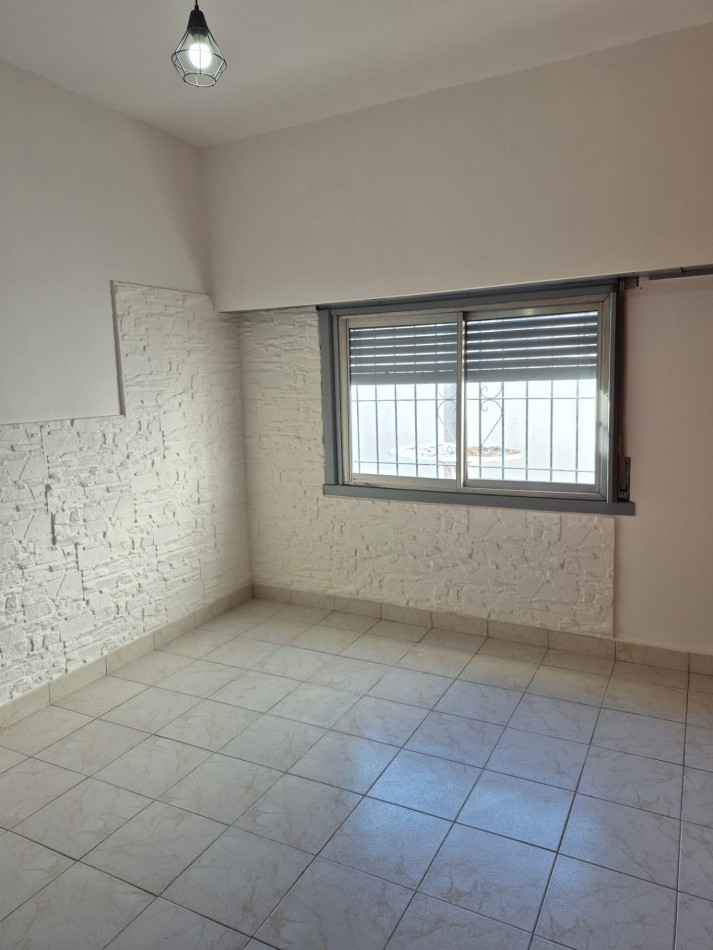 ALQUILER - AMPLIO PH 2 AMBIENTES CON PATIO