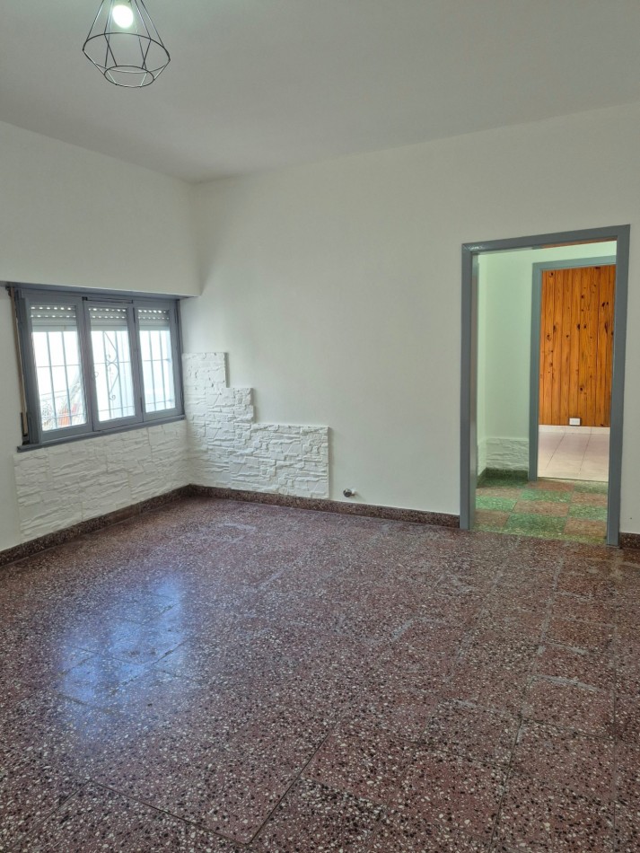 ALQUILER - AMPLIO PH 2 AMBIENTES CON PATIO