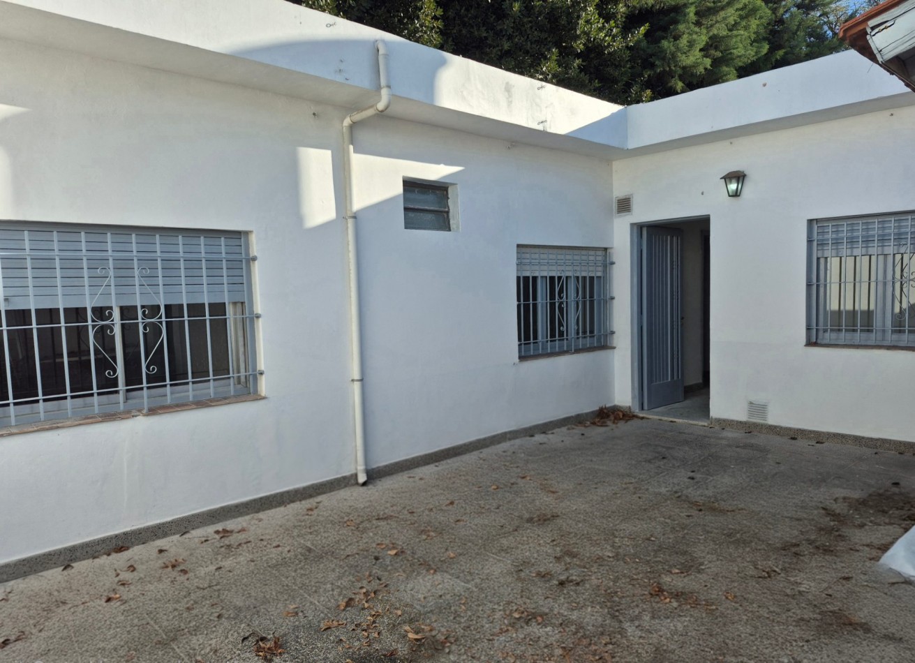 ALQUILER - AMPLIO PH 2 AMBIENTES CON PATIO
