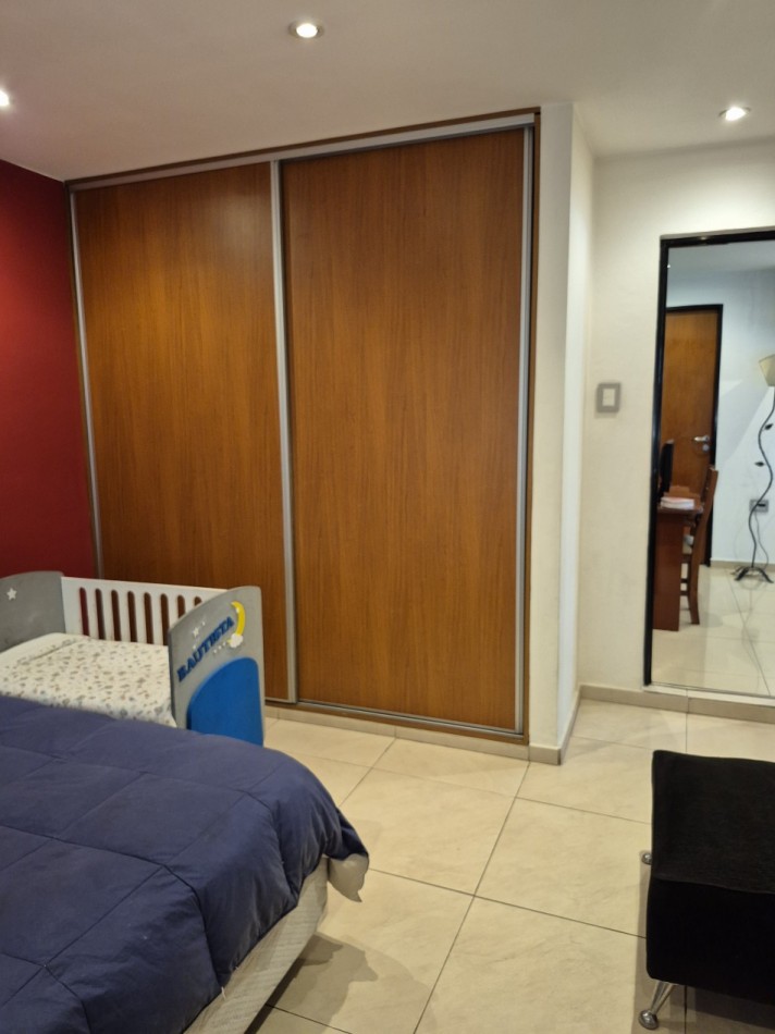 VENTA - CASA 6 ambientes con entrada individual