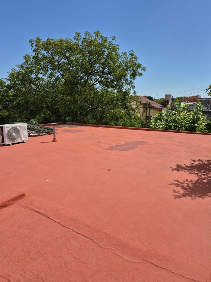 VENTA - CASA 6 ambientes con entrada individual