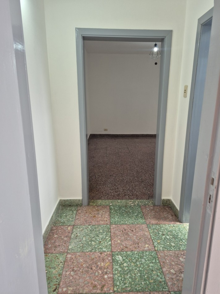 ALQUILER - AMPLIO PH 2 AMBIENTES CON PATIO