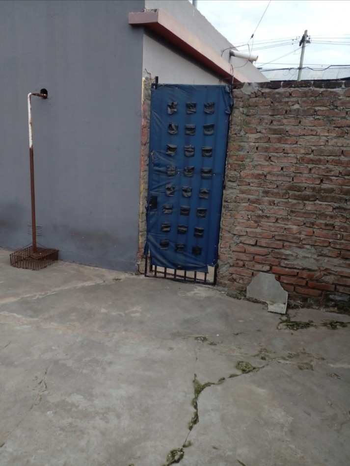 ALQUILER - CASA AMPLIA CON PATIO