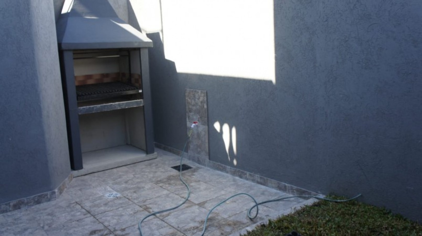 ALQUILER-DUPLEX 3 AMBIENTES CON PATIO Y COCHERA