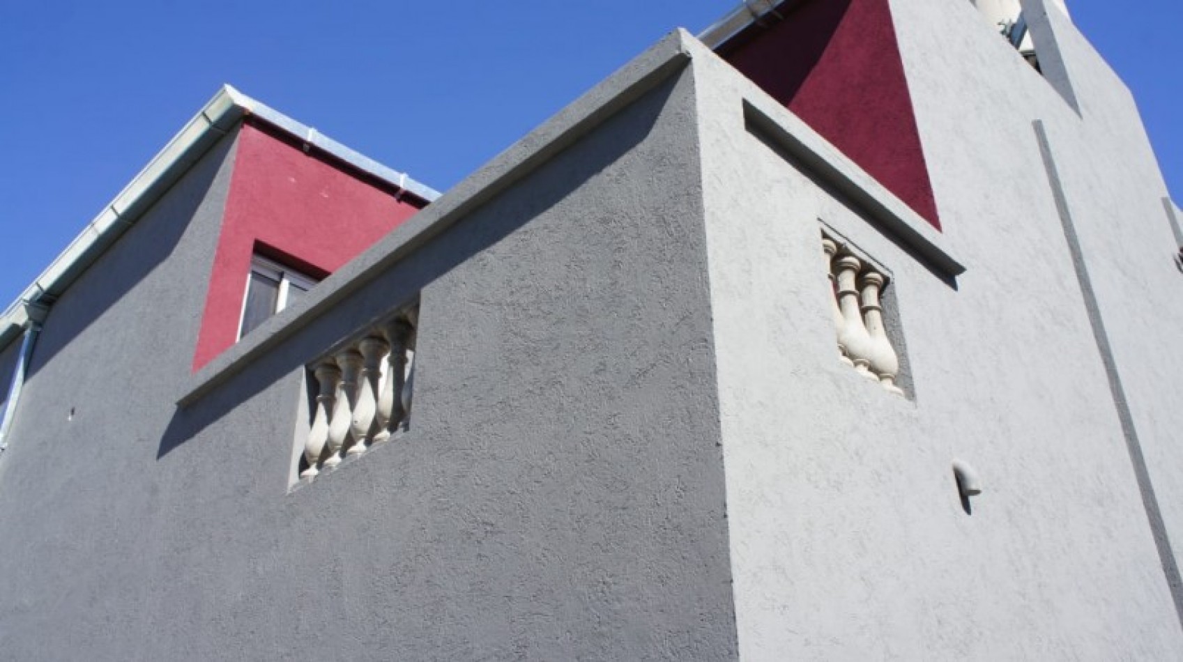ALQUILER-DUPLEX 3 AMBIENTES CON PATIO Y COCHERA