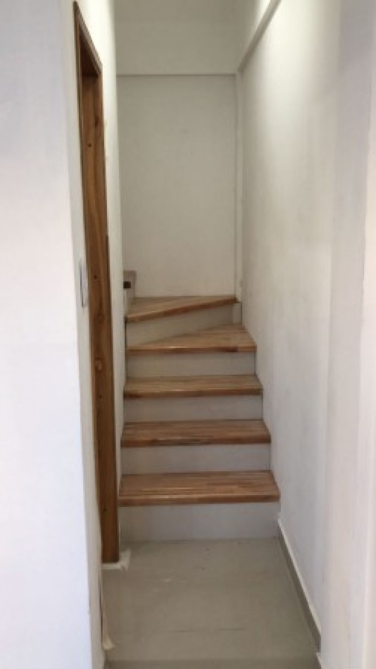 ALQUILER-DUPLEX 3 AMBIENTES CON PATIO Y COCHERA