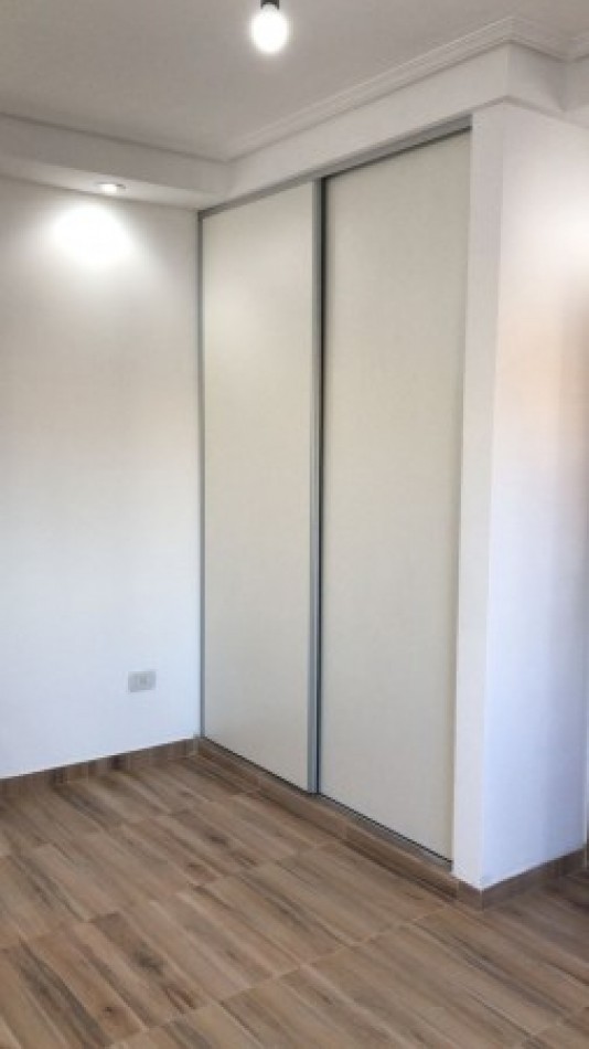 ALQUILER-DUPLEX 3 AMBIENTES CON PATIO Y COCHERA