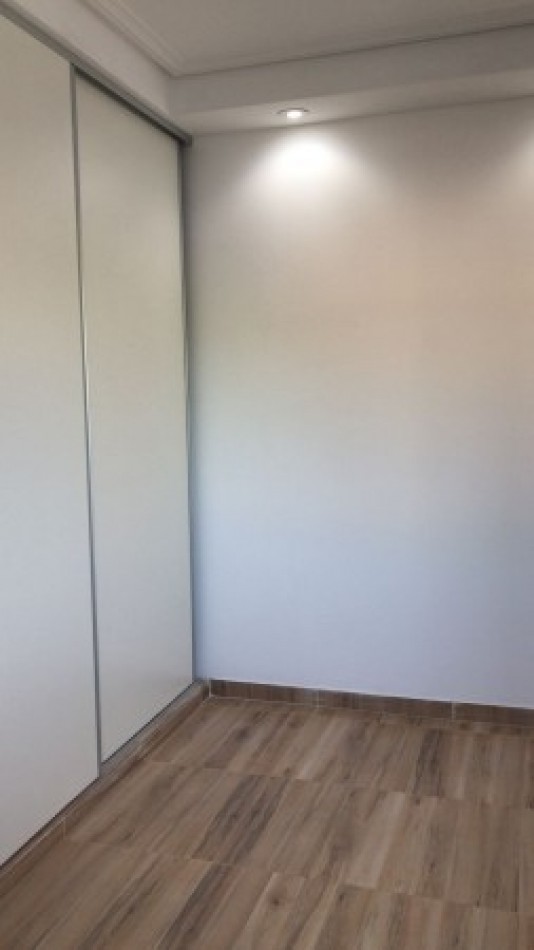 ALQUILER-DUPLEX 3 AMBIENTES CON PATIO Y COCHERA