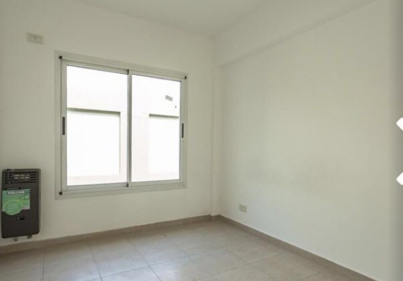 ALQUILER-DUPLEX 3 AMBIENTES CON PATIO Y COCHERA
