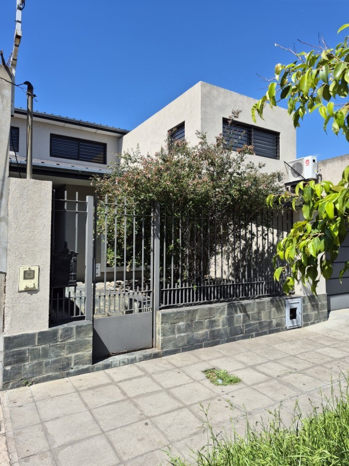 VENTA - CASA EN EXCELENTE ESTADO