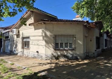 VENTA- CHALET 3 AMBIENTES CON COCHERA