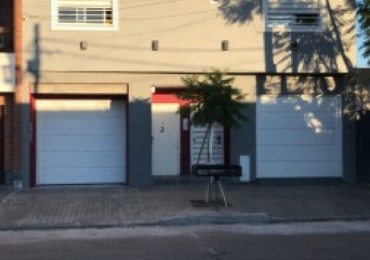 ALQUILER-DUPLEX 3 AMBIENTES CON PATIO Y COCHERA